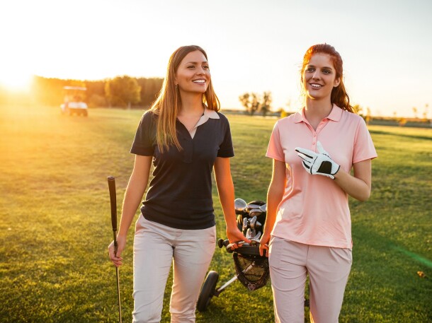 Female golfer on the golf course