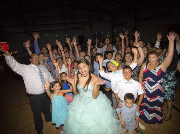 family and friends celebrating quinceanera at Orchard Valley Golf Course
