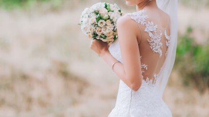 Wedding Bride Flowers Back
