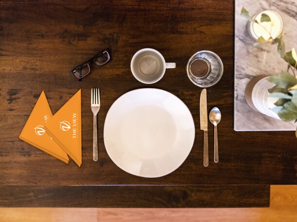 the-view-table-setting